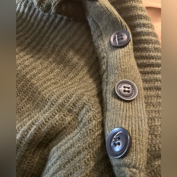 NWT Express Ribbed Button Turtleneck Green Extra Small XS - Picture 7 of 8